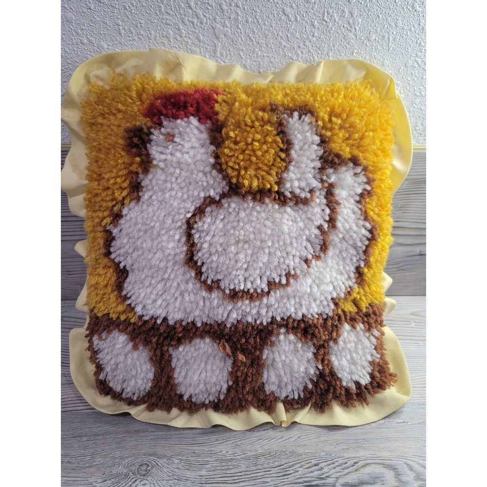 Vintage Handmade latch hook Chicken and eggs with ruffled borders. 1970's era.